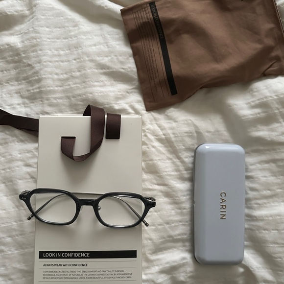 carin Accessories - Carin x NewJeans royS gray blue light glasses NWT with Case